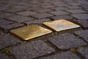 Stolpersteine--2524026_1280